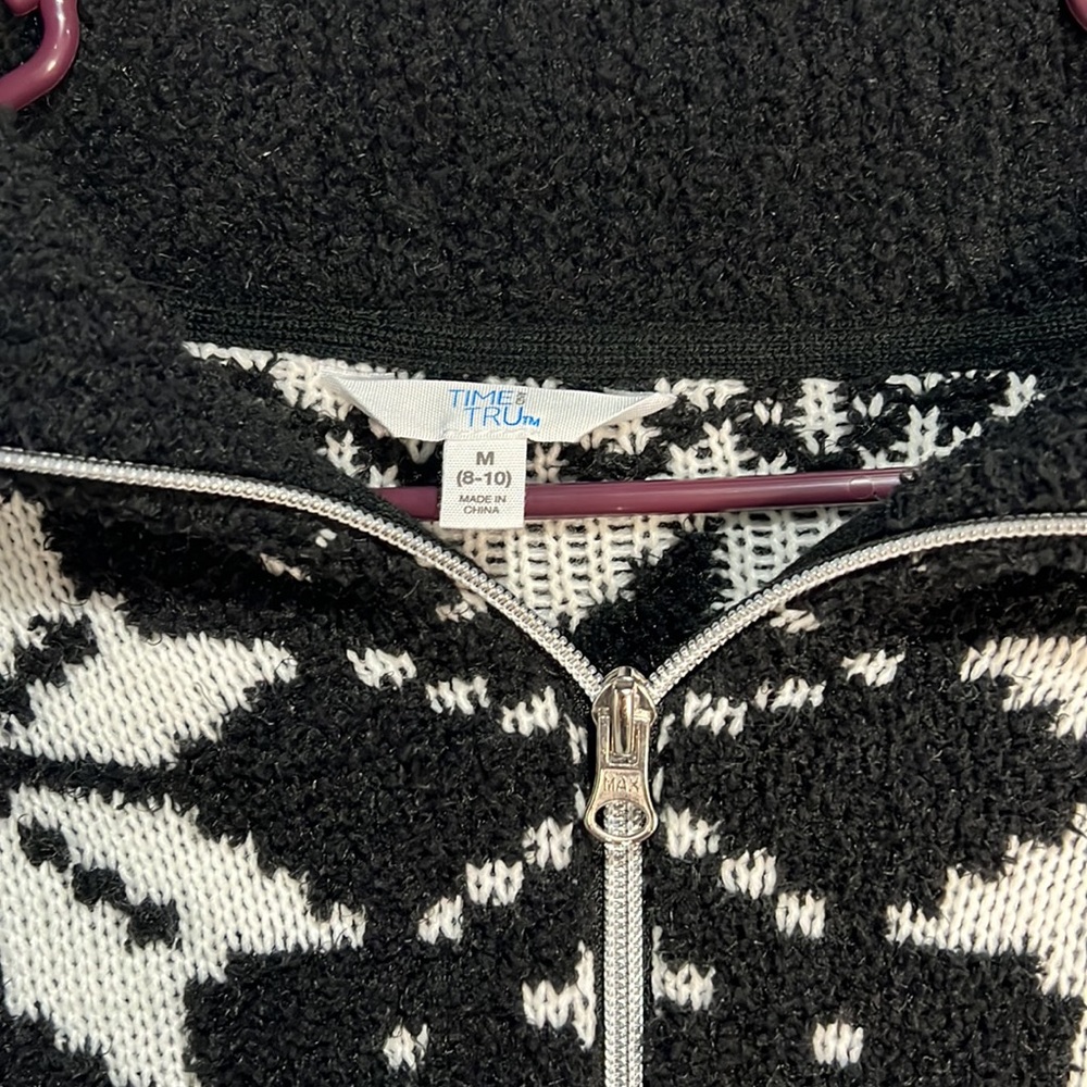 Time and Tru pullover. - Picture 3 of 3